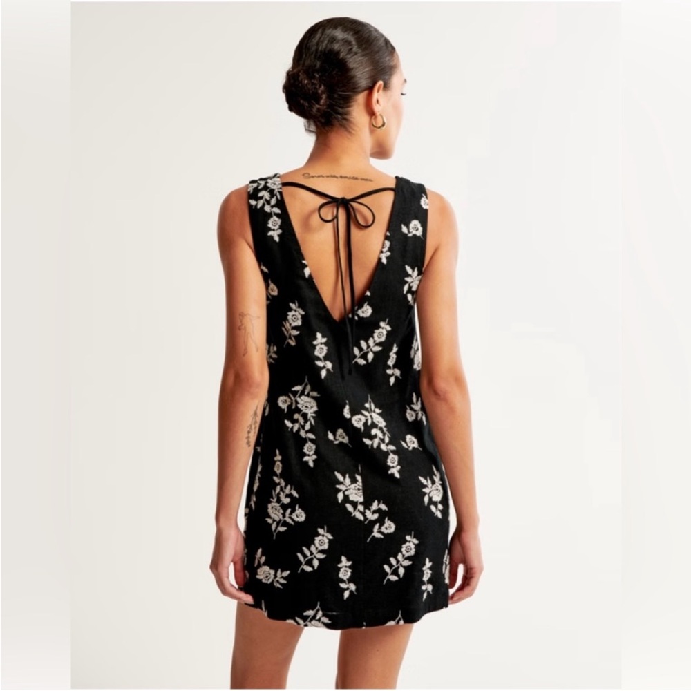 Abercrombie linen black dress with embroidered white floral